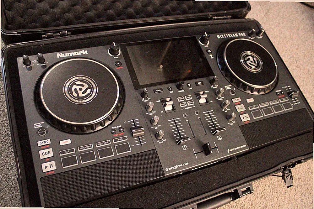 Numark Mixstream Pro Standalone DJ Controller w/ Hard Case – Tested, Excellent