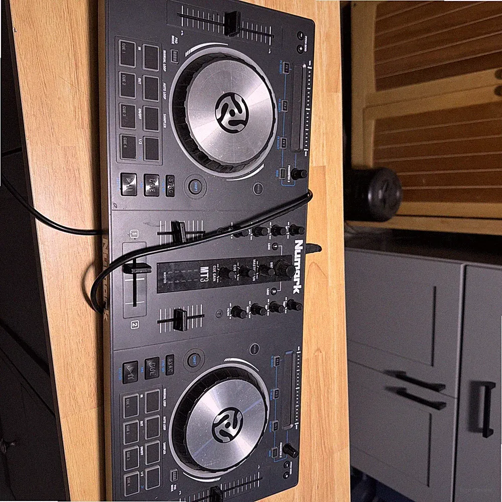 Numark Mixtrack 3 MT3 All-in-One DJ Controller Power Tested