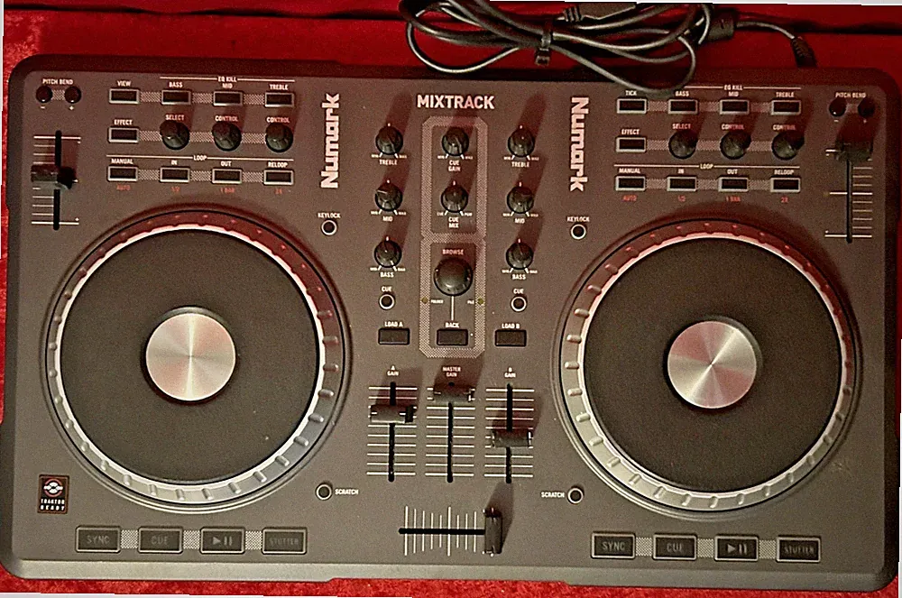 NUMARK Mixtrack Digital 2-Channel DJ Controller B1