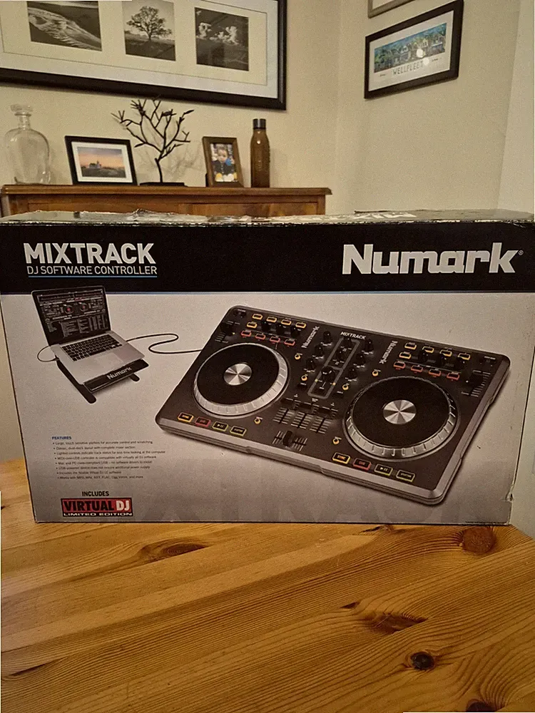 Numark Mixtrack DJ USB Controller - Excellent CIB-Box, Manual, VirtualDJ Key