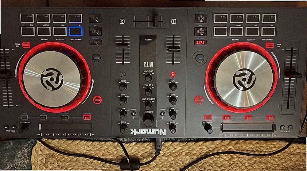 Numark Mixtrack MT3 All-in-one DJ Controller USB With Cord