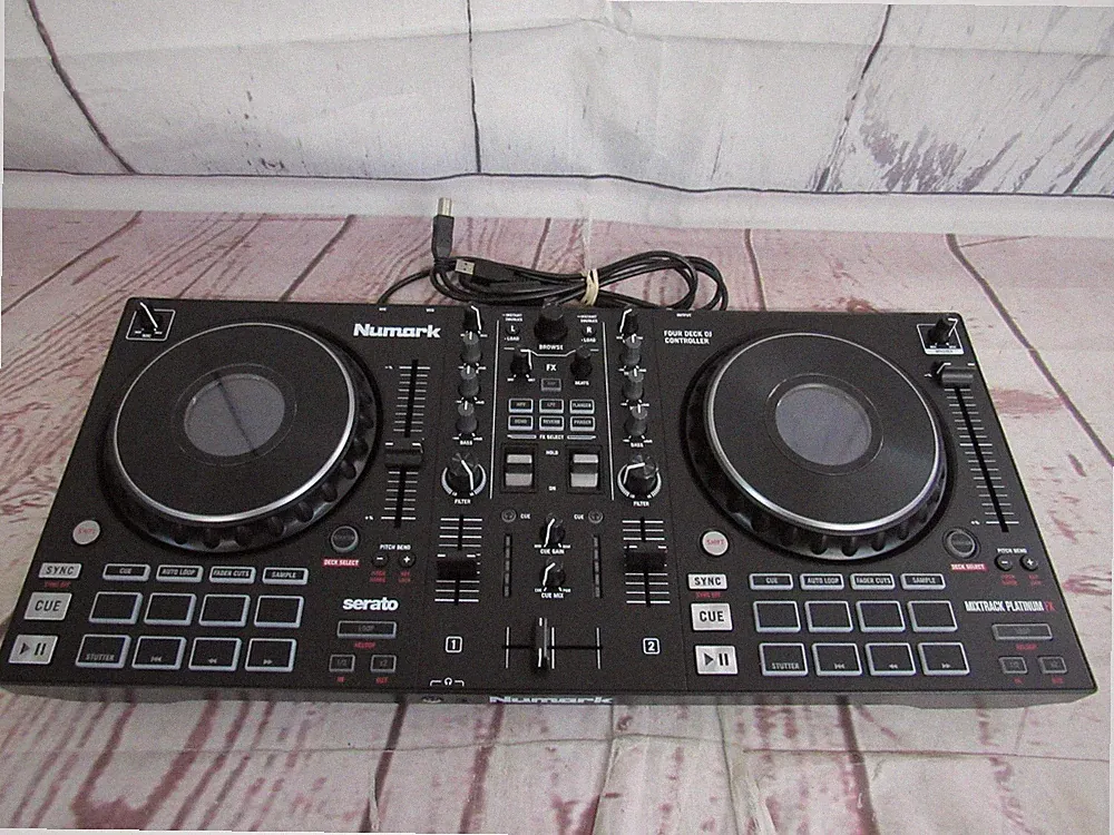 Numark MIXTRACK Platinum FX 4-deck/2-channel Serato DJ Lite Controller