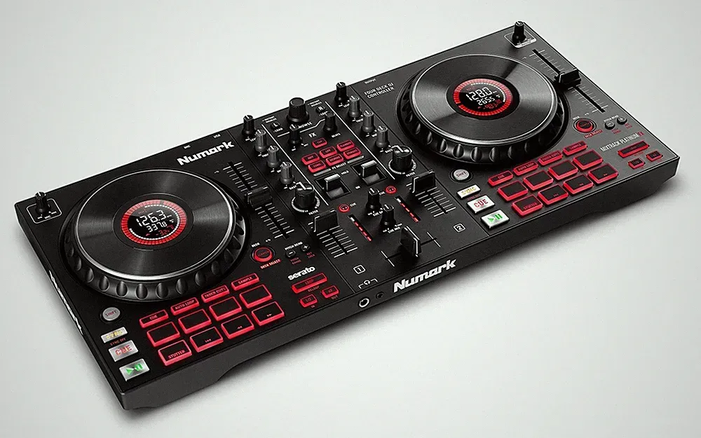 Numark ‎Mixtrack Platinum FX Serato DJ Controller - with Black Hard Travle Case