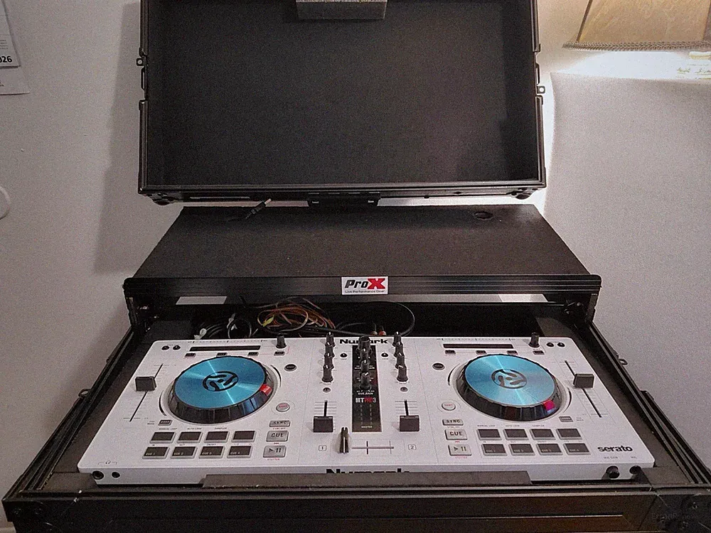 Numark Mixtrack Pro 3 Serato DJ 2-Deck Controller w/ ProX Flight Case