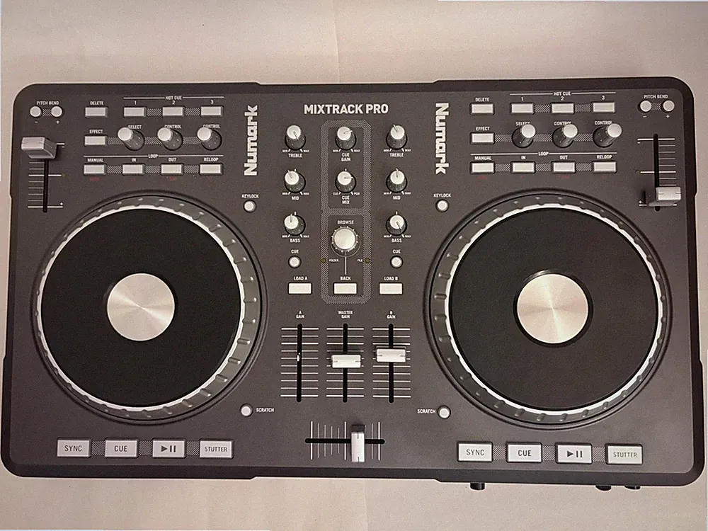 dj controller numark pro