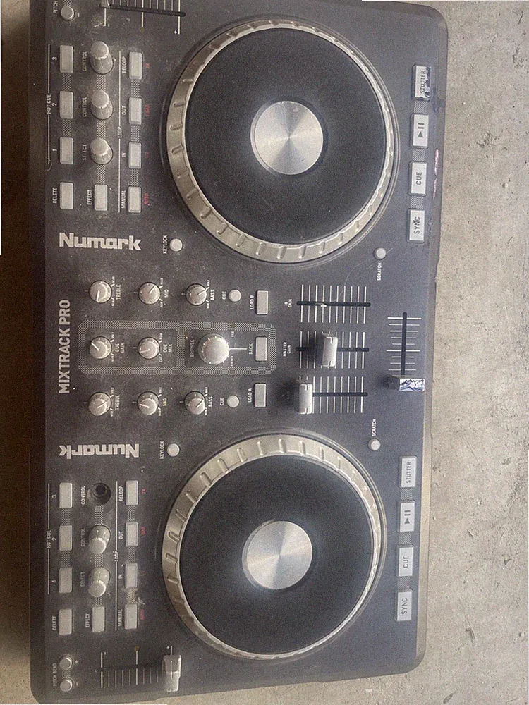 Numark Mixtrack Pro Digital DJ Controller