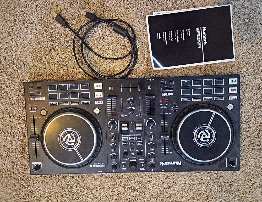Numark Mixtrack Pro FX 2-Deck 2-Channel DJ Controller 16 Pads USB Cable