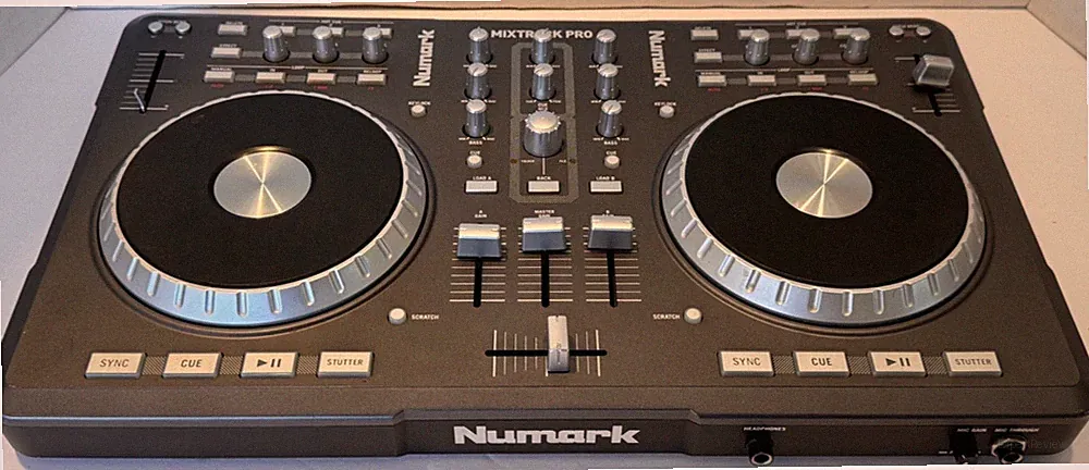 Numark Mixtrack Pro USB DJ Controller 2-Deck Mixer Audio Interface Powers On