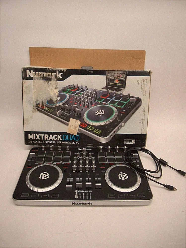 Numark Mixtrack Quad 4-Channel DJ Controller With Audio 1/0 In Box GP3139120