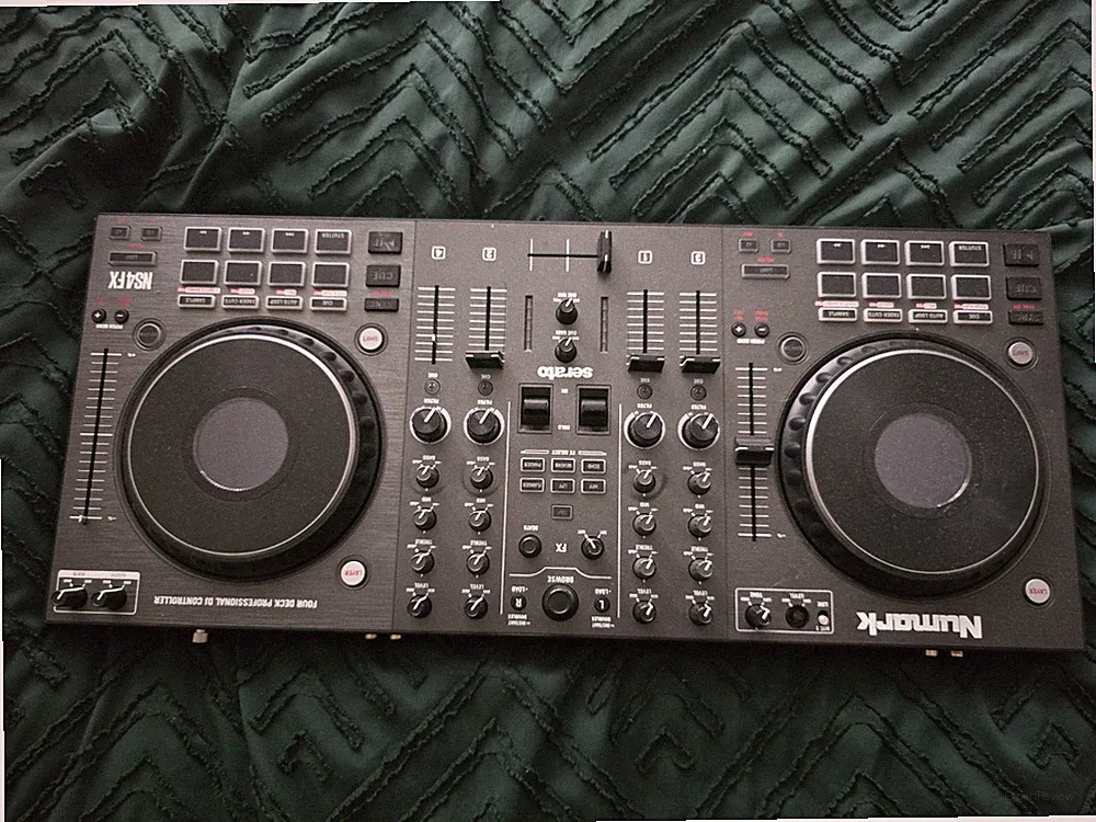Numark NS4FX 4-Channel DJ Controller