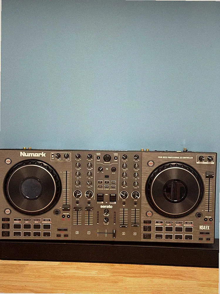 Numark NS4FX 4-Channel Serato DJ Controller w/ Box