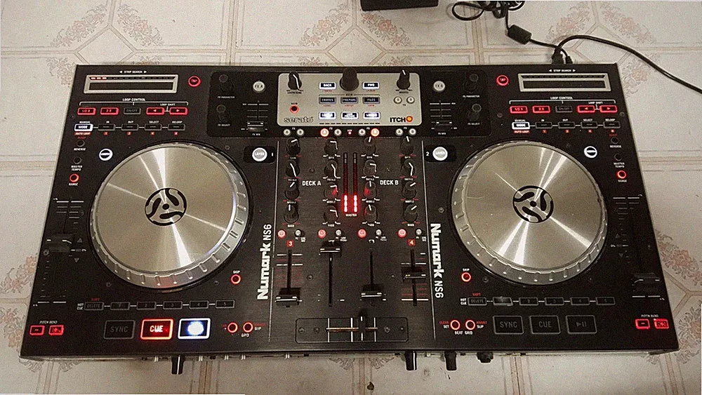 Numark NS6 USB Digital DJ Controller PLEASE READ
