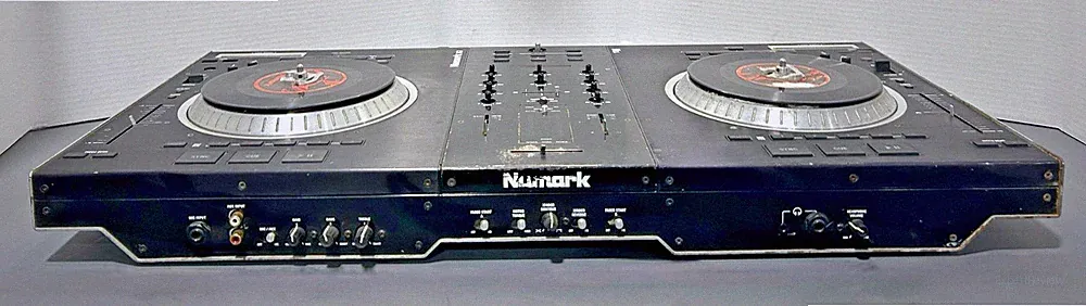 Numark NS7FX 4-Channel Dual Deck Tabletop DJ Controller 240V Power Tested