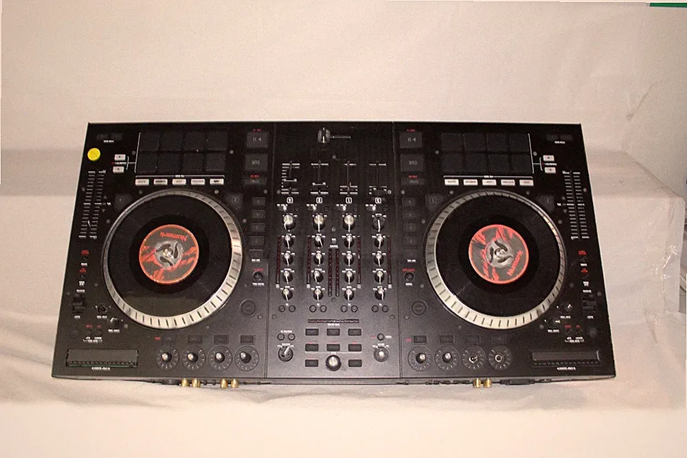 Numark NS7II Digital DJ Controller - Works Well - RS