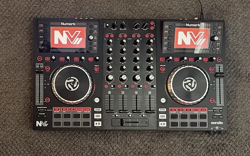 Numark NVII Serato DJ Controller NV2
