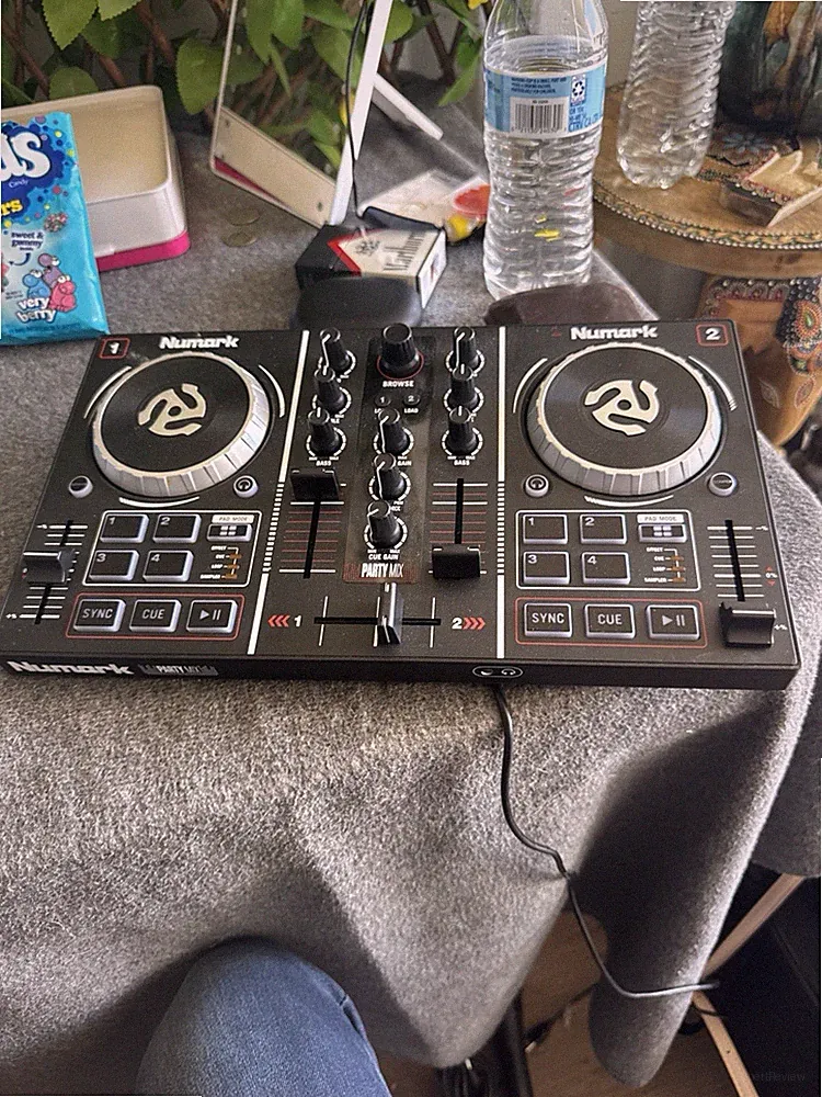 Numark Party Mix Double Deck DJ Controller Built-in Mixer Pitch Control USB Out