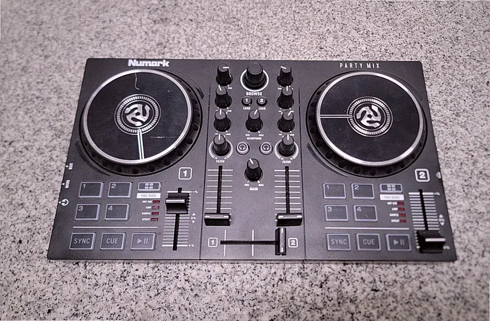 Numark Party Mix Double Deck DJ Controller UNTESTED/FOR PARTS