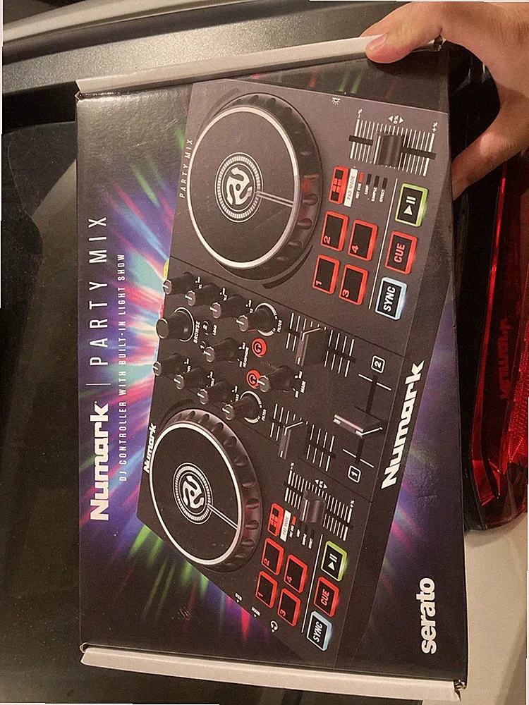 Numark Party Mix II DJ CONTROLLER WITH BUILT-IN LIGHT SHOW