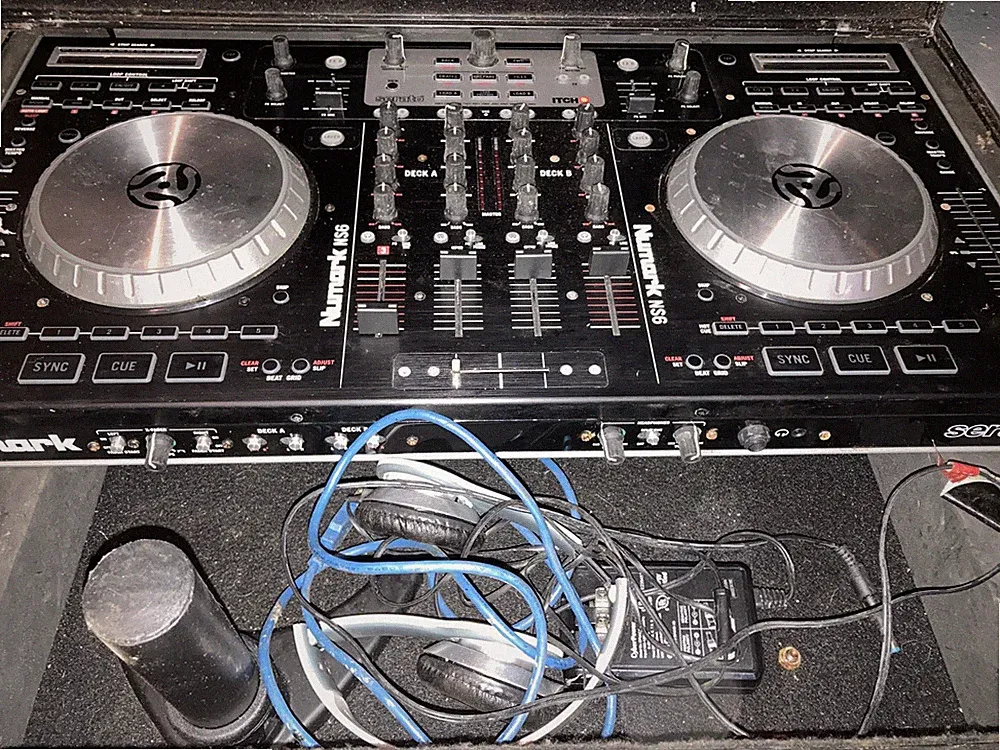 Numark Serato NS6 DJ Controller w/ Gator case, power supply, iPad Stand, + more