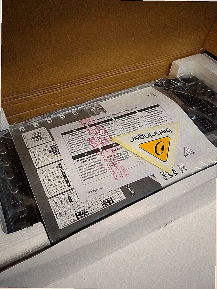 OPEN BOX Behringer Pro Mixer VMX1000USB 7-channel Rack-Mount DJ Mixer