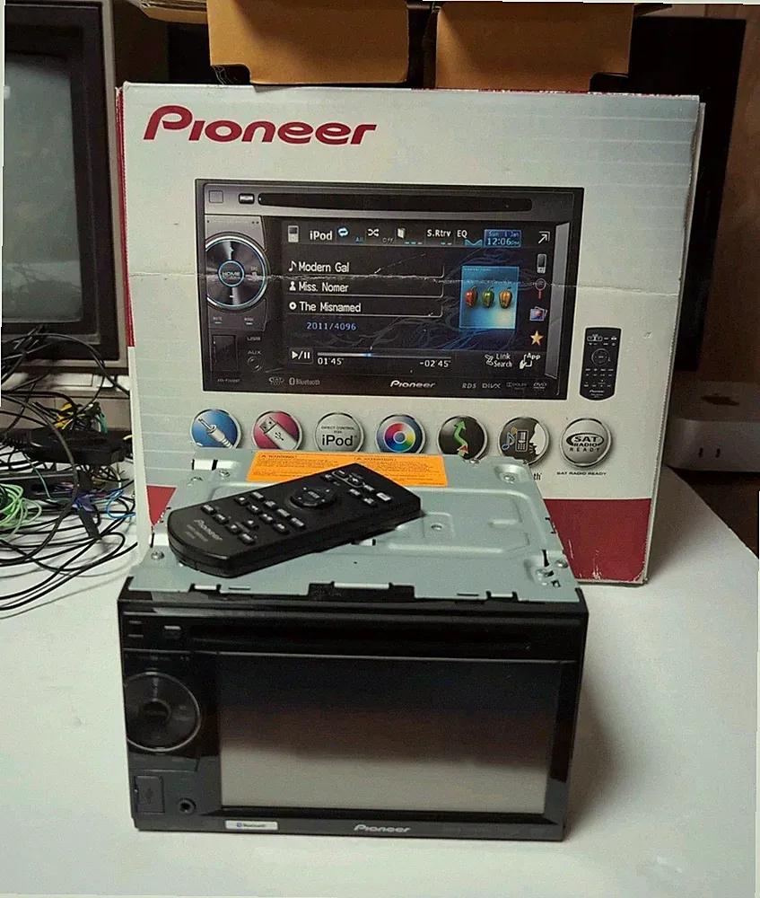 Pioneer AVH-P2400BT Double Din Bluetooth CD Car Stereo W Back Up Camera
