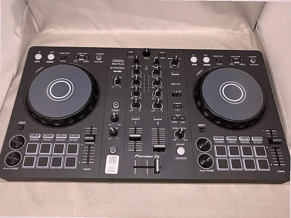 Pioneer DDJ-FLX4 2-Channel Serato Lite Rekordbox Software DJ Controller Black