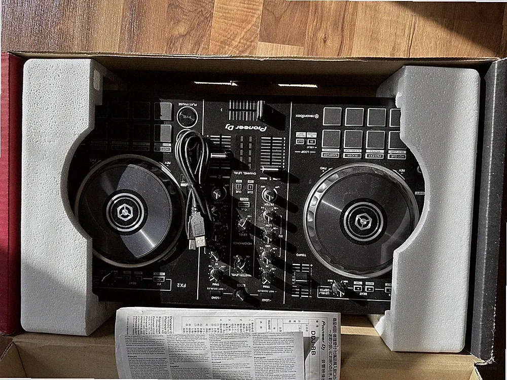 Pioneer DDJ-RB Portable 2-Channel Controller Rekordbox DJ - New Open box