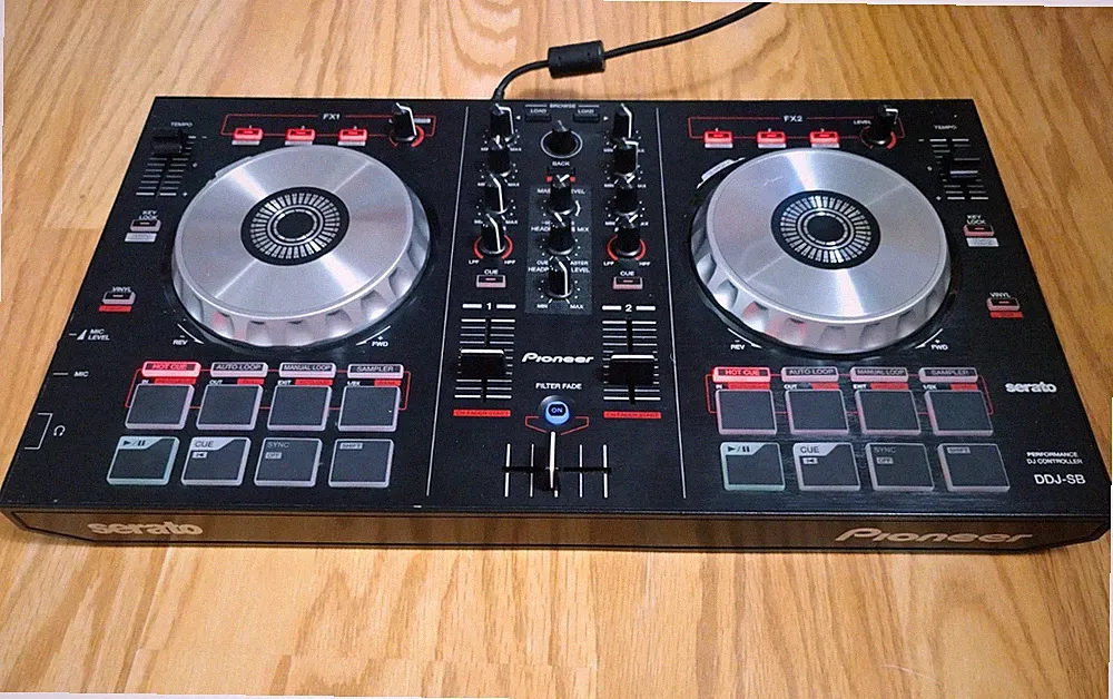Pioneer DDJ-SB Serato 2-Deck Performance DJ Controller, With USB (Read Desc)
