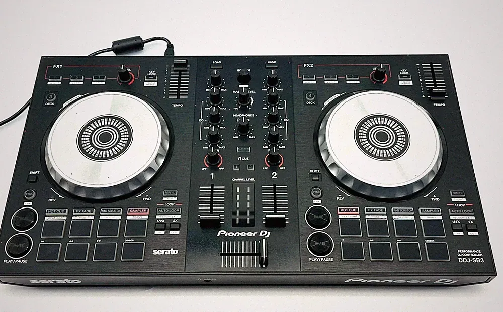 Pioneer DDJ-SB3 2-Channel DJ Controller for Serato DJ Lite