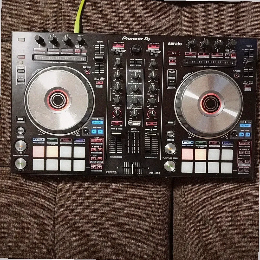 Pioneer DDJ-SR2 DJ Controller for Serato Pro 2-Channel XLR Output Used Japan