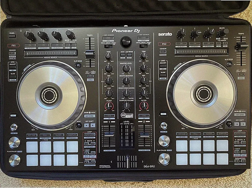 Pioneer DDJ-SR2 DJ Controller Serato 2-Channel 4-Deck Professional USB and CASE
