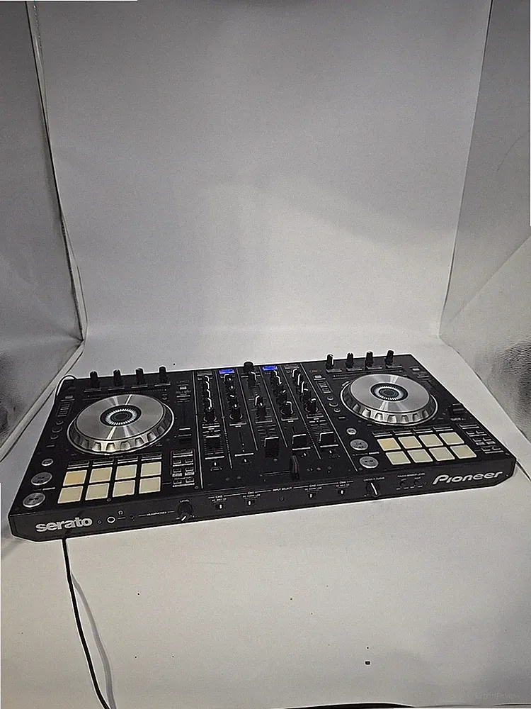 Pioneer DDJ-SX 4-Channel Serato Digital DJ Controller With Odyssey Glide Case