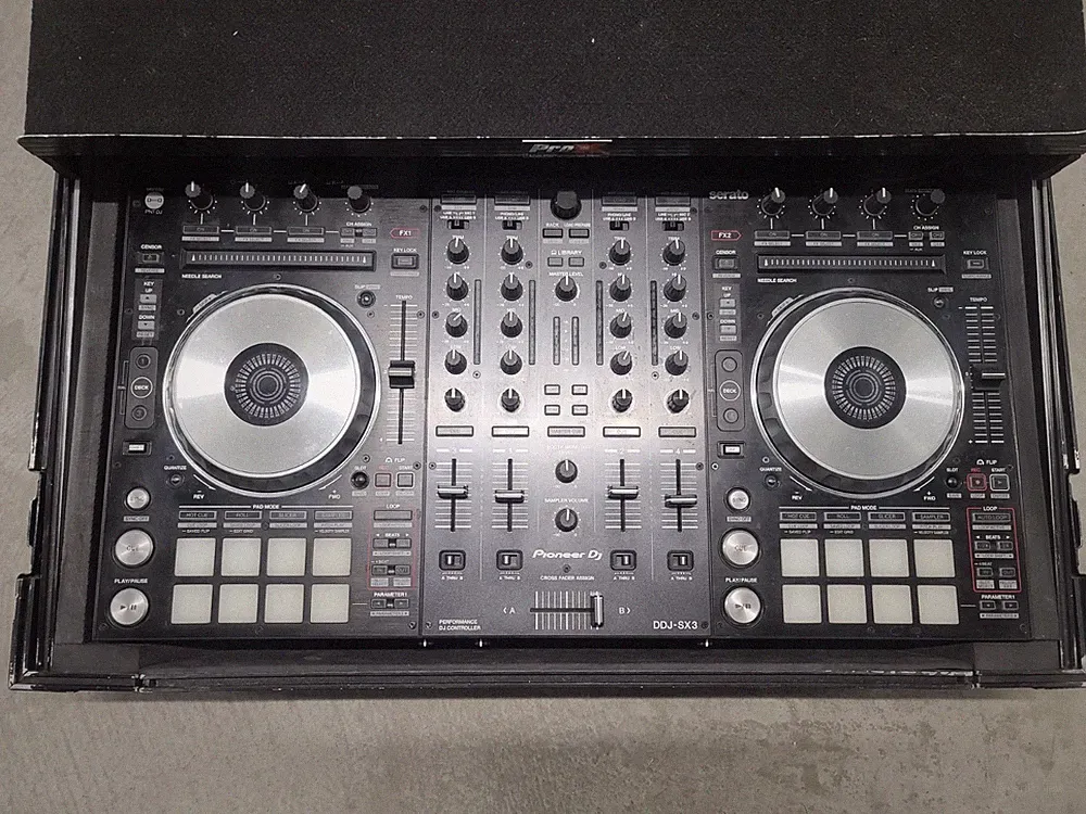 Pioneer DDJ-SX3 Performance 4-Channel Serato DJ Controller with Flight Case