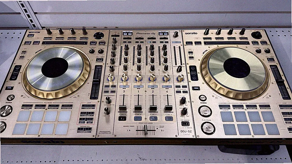 Pioneer DDJ SZ Limited Gold Edition #38/1000 Dj Controller Serato - READ