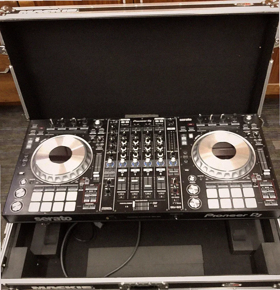 Pioneer DDJ-SZ2 DJ Controller Serato 4-Channel + Case