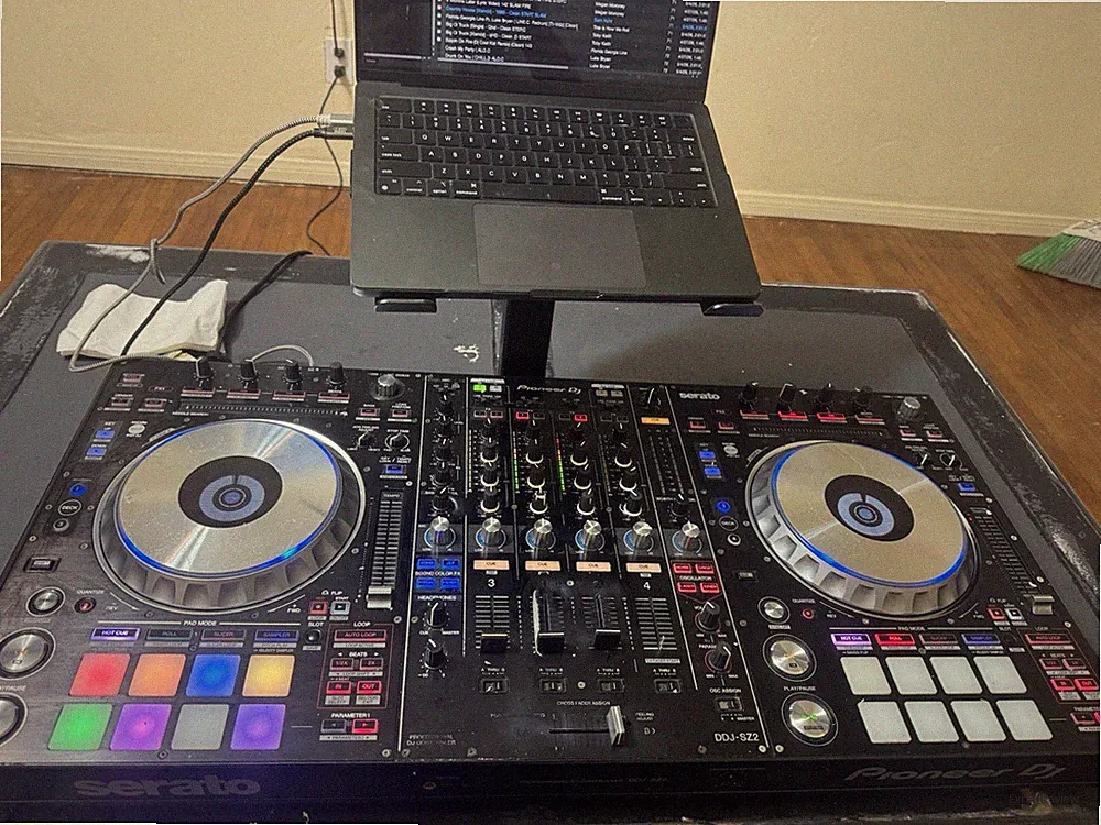 Pioneer DDJ-SZ2 Flagship 4-Channel Controller for Serato ( Read ) Start Button !