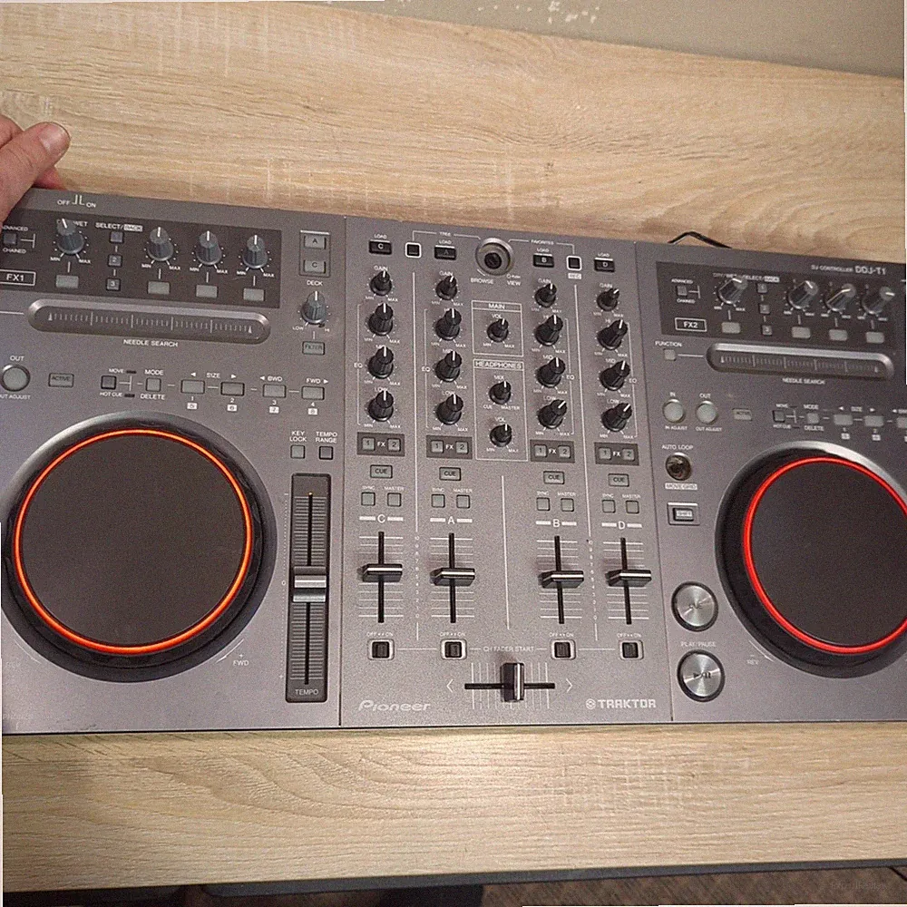 Pioneer DDJ-T1 DJ Controller TRAKTOR 4-Channel Mixer Device *READ DESC