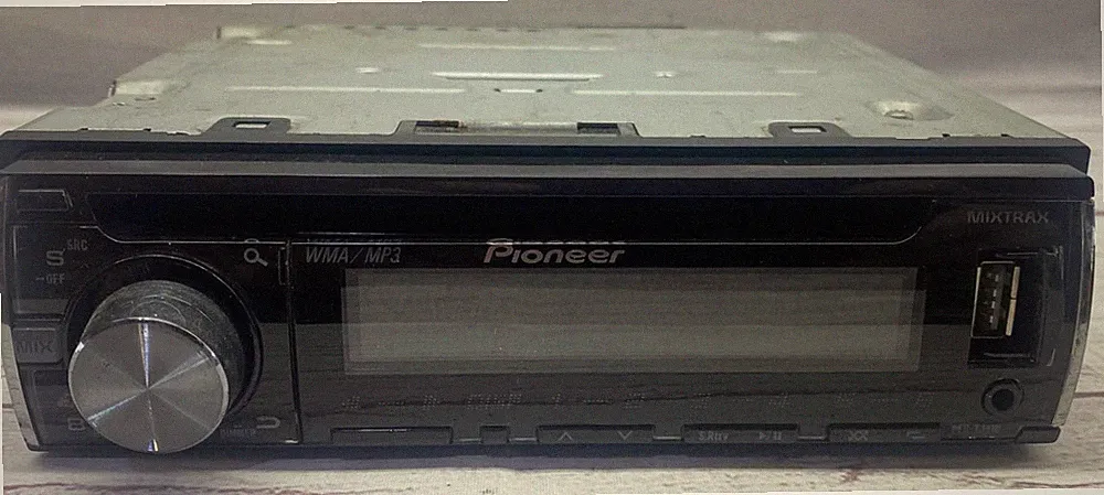 Pioneer DEH-X5600HD CD Receiver HD Radio AM/FM , USB, Ipod Ready