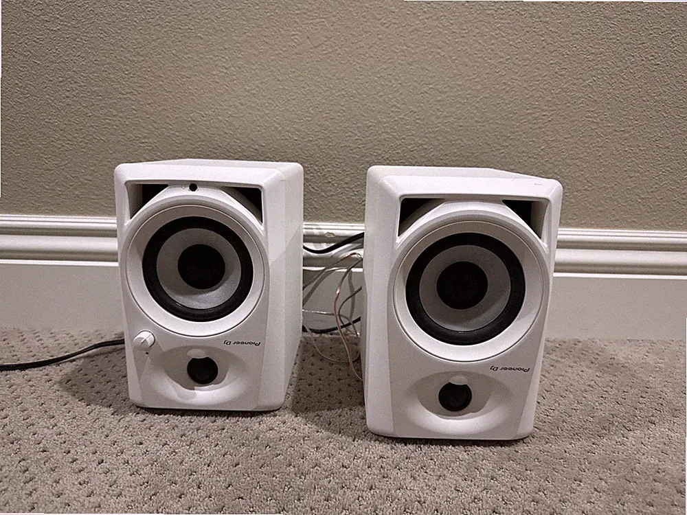 Pioneer DJ 4" Bluetooth Desktop Monitor Speakers - White