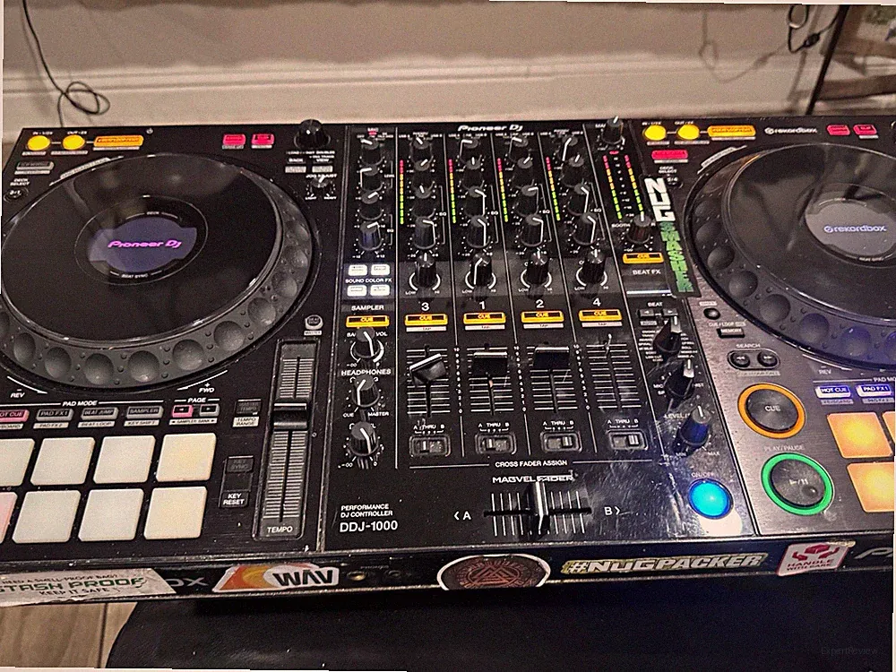 Pioneer DJ DDJ-1000 4-Channel Double Deck Controller with deck saver& flight cas