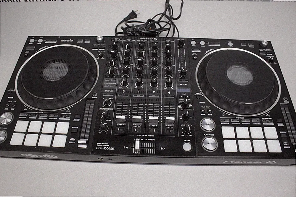 Pioneer DJ DDJ-1000SRT 4-Channel 4-Deck Serato DJ Controller (C31038479)
