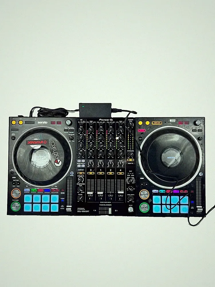 Pioneer DJ DDJ-1000SRT Serato 4-Channel/4-Deck DJ Controller Black DDJ1000SRT