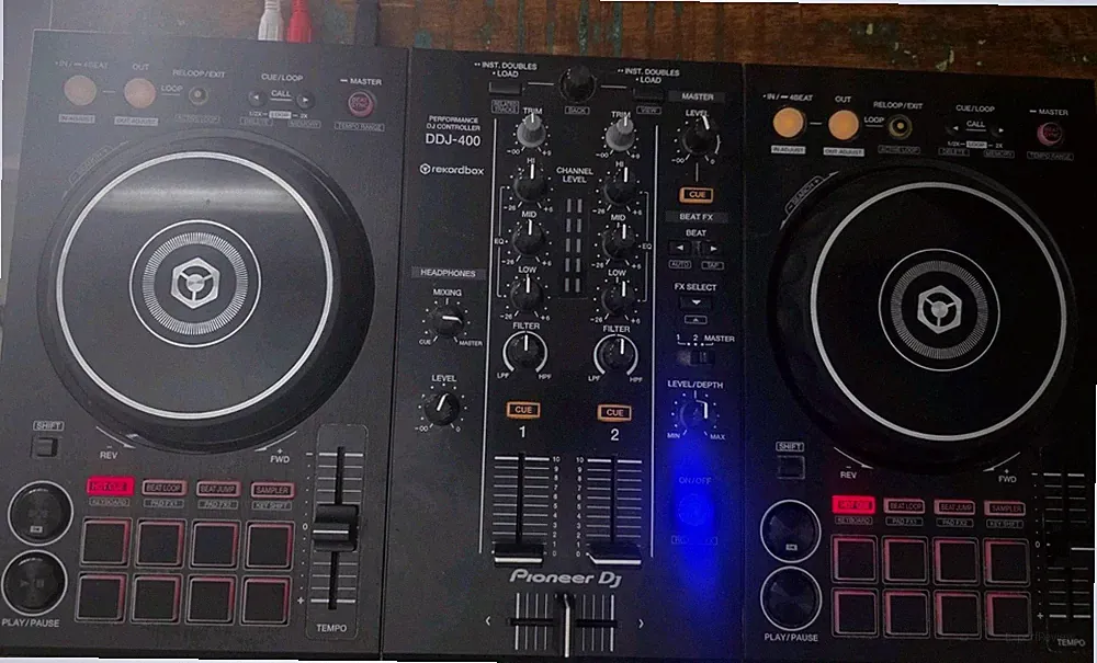 Pioneer DJ DDJ-400 2-Channel Rekordbox DJ Controller With speaker 🔊