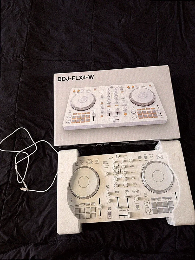 Pioneer DJ DDJ-FLX4 2-Deck Rekordbox Serato DJ Controller White