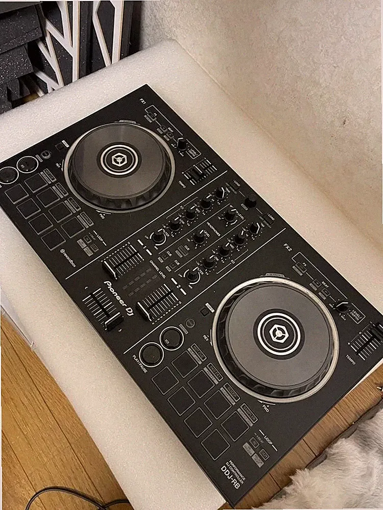 Pioneer DJ DDJ-RB 2-Deck USB DJ Controller Rekordbox 16 Pads FX Used Black 2016