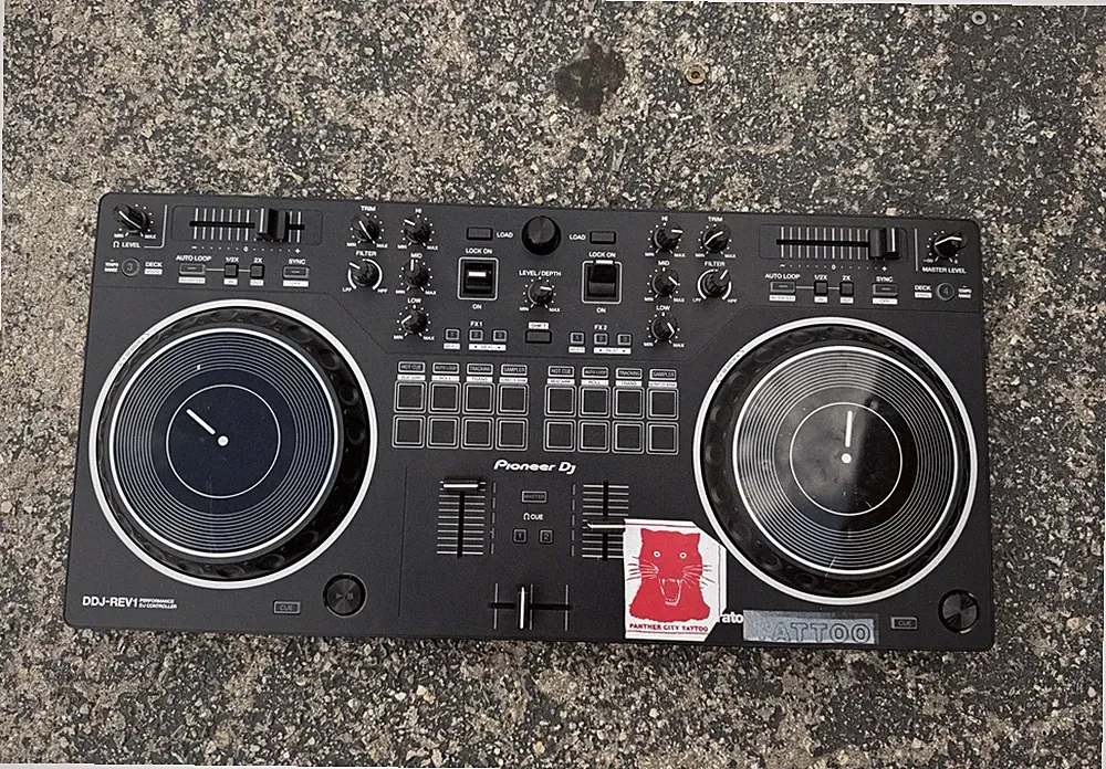 Pioneer DJ DDJ-REV1 Scratch Style 2-Channel Serato DJ Lite Controller