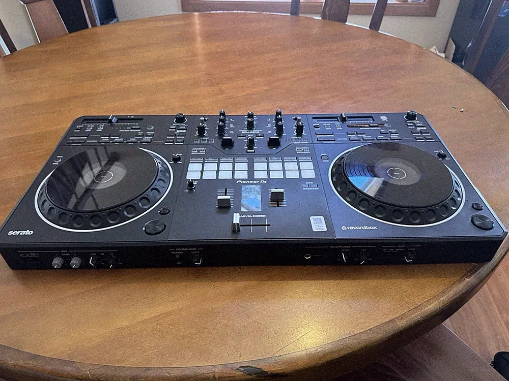 Pioneer DJ DDJ-REV5 Controller