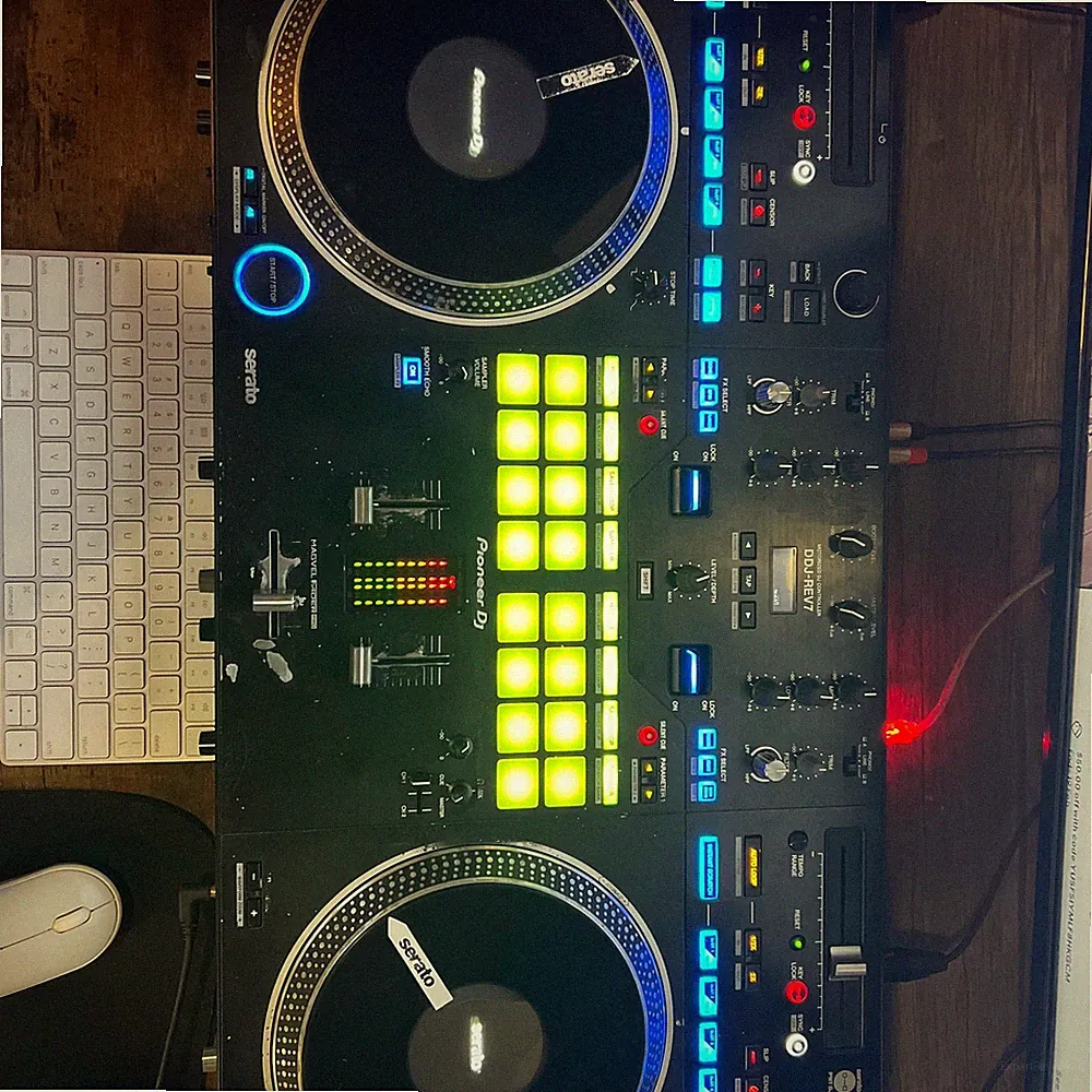 Pioneer DJ DDJ-REV7 Scratch-Style 2-Channel Professional DJ Controller for Serat
