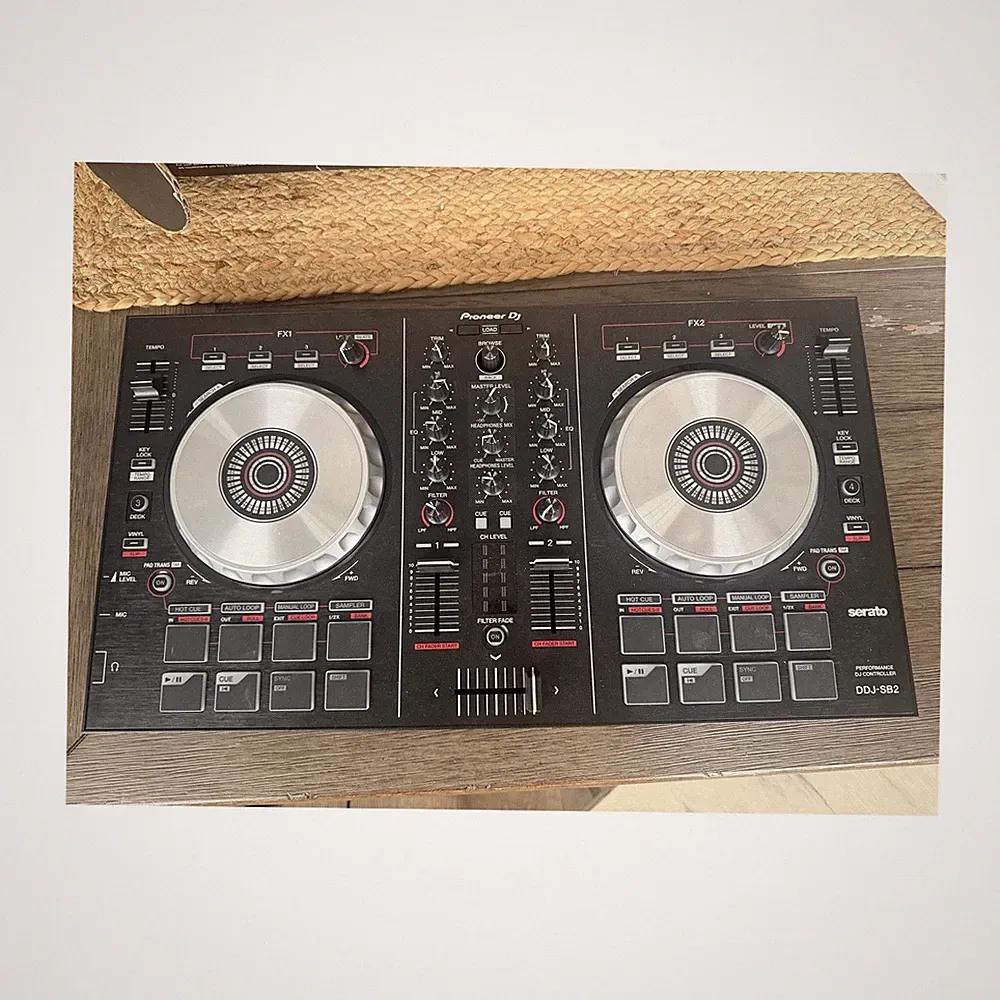 Pioneer DJ DDJ-SB2 2-Channel/2-Deck Serato Controller 8 Pads USB Black