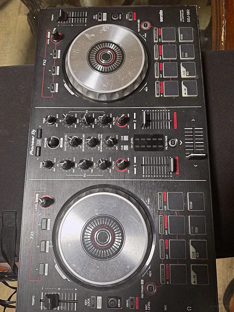 Pioneer DJ DDJ-SB2 2-Deck 2-Channel Controller Built-In Mixer 16 Pads Black